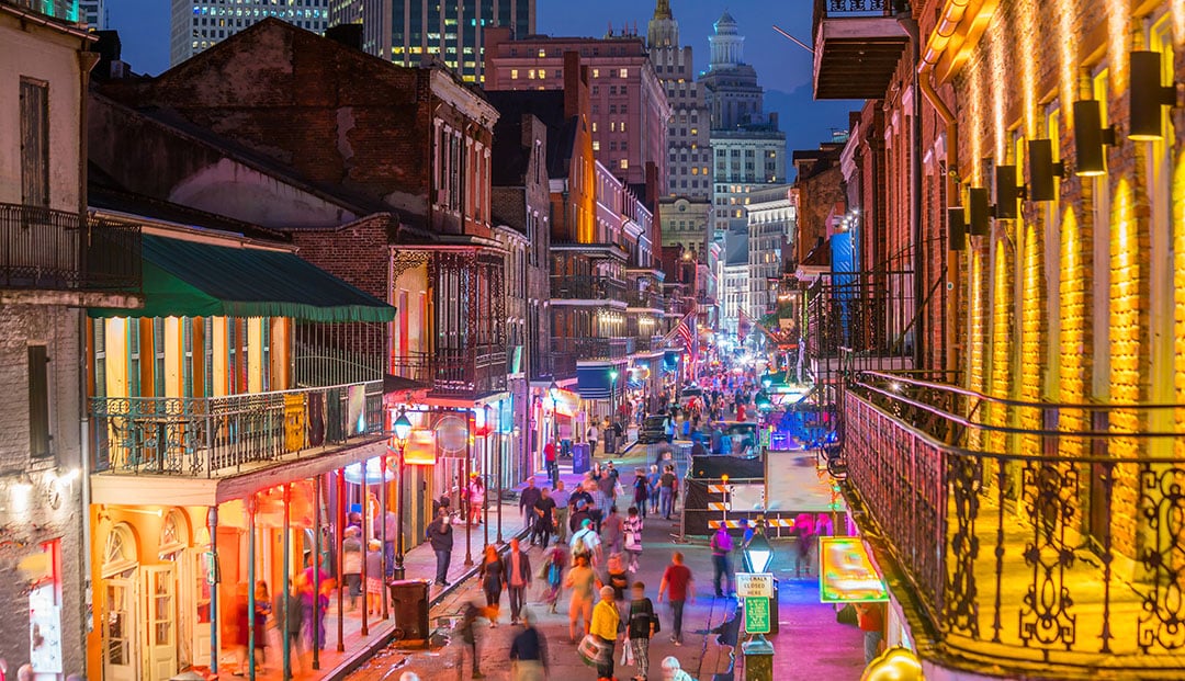 Pubs,And,Bars,With,Neon,Lights,In,The,French,Quarter, new orleans nightlife